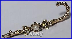 AN 18CT GOLD & PEARL VICTORIAN NOVELTY WALKING CANE BROOCH. RefAood