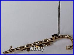 AN 18CT GOLD & PEARL VICTORIAN NOVELTY WALKING CANE BROOCH. RefAood