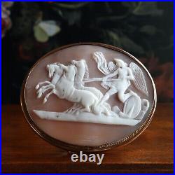 Antique Victorian 9ct gold Carved Shell Cameo Brooch Peace stopping horses