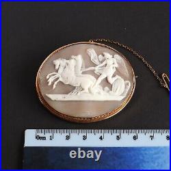 Antique Victorian 9ct gold Carved Shell Cameo Brooch Peace stopping horses