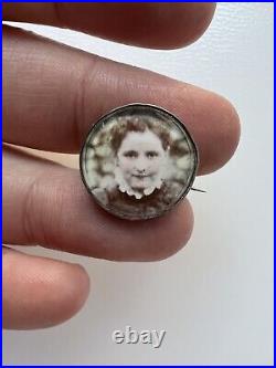 Antique Victorian Mourning Locket Round Dainty Brooch Pin 0.65