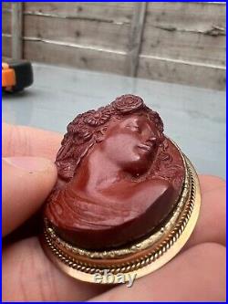 FANTASTIC LARGE VICTORIAN 9ct GOLD CARVED LAVA STONE CAMEO BROOCH