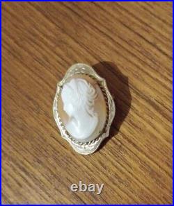 Gold Cameo Victorian Brooch